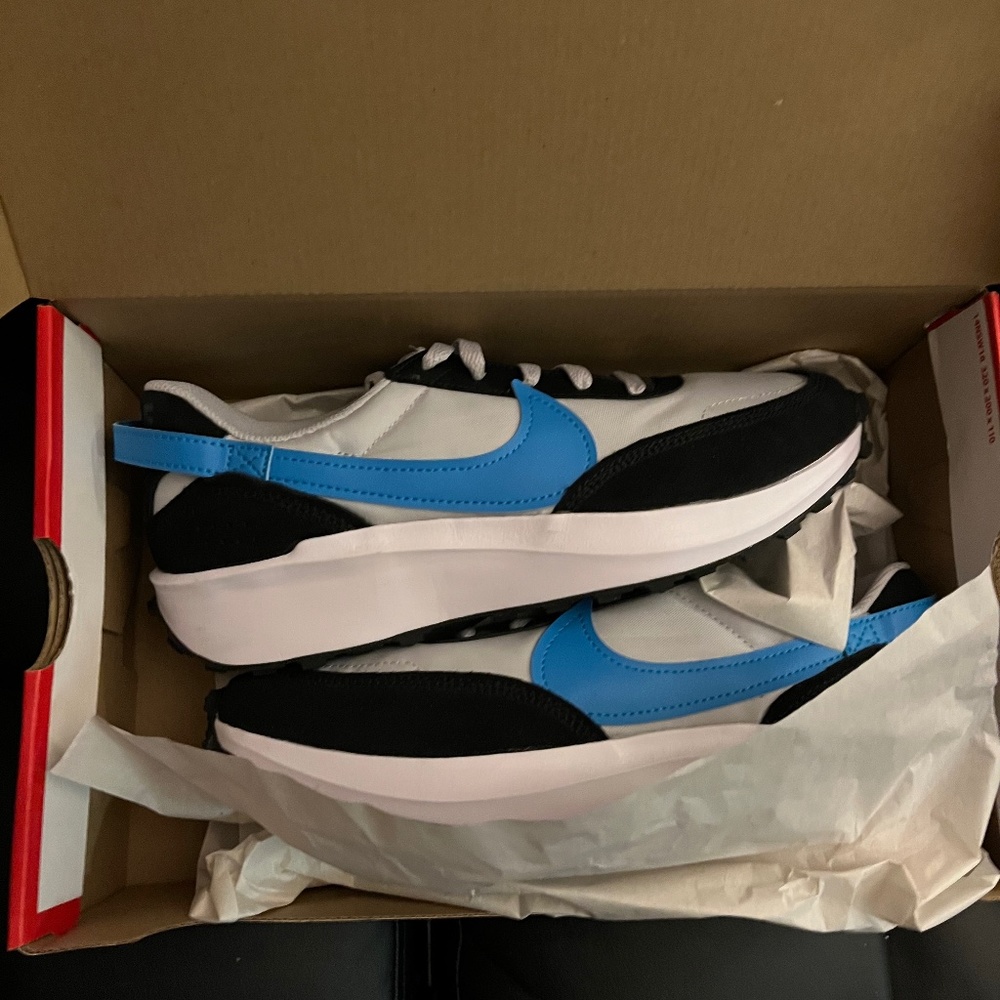 NIKE Waffle Debut size 8 Brand New